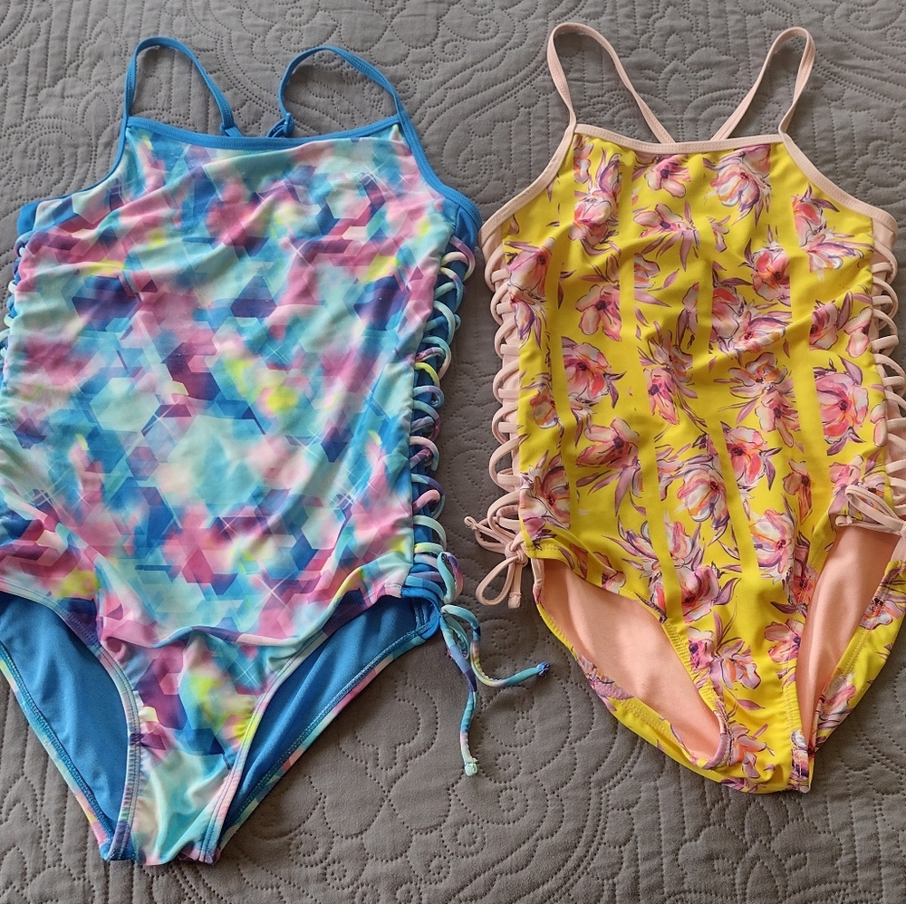 Lot is two girls Swimsuits 10-12